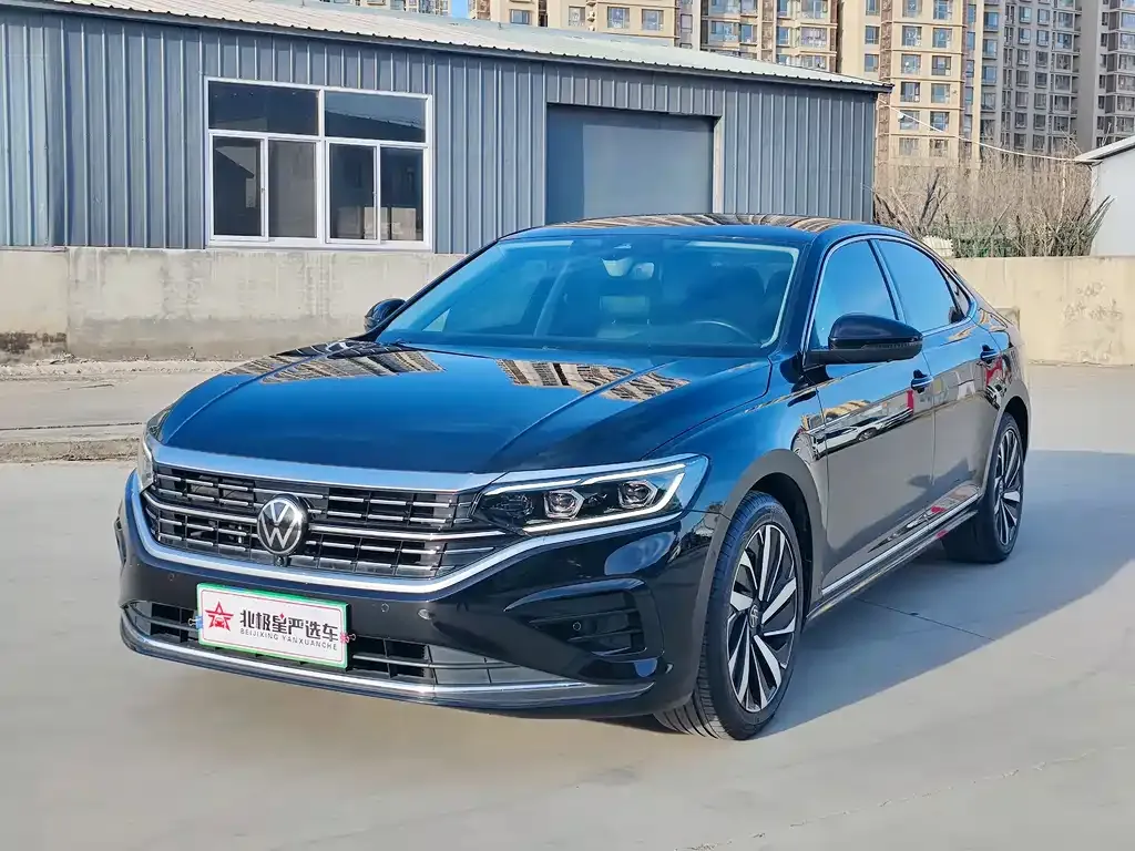 Volkswagen Passat — фото 1