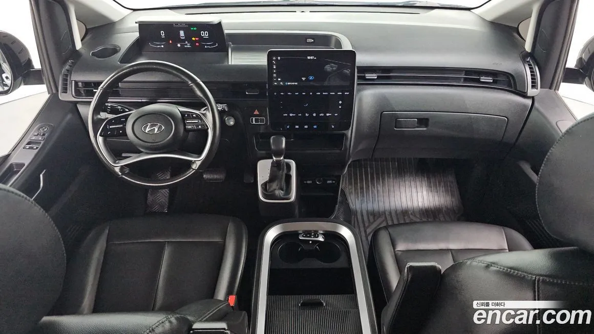 Hyundai Staria — фото 2