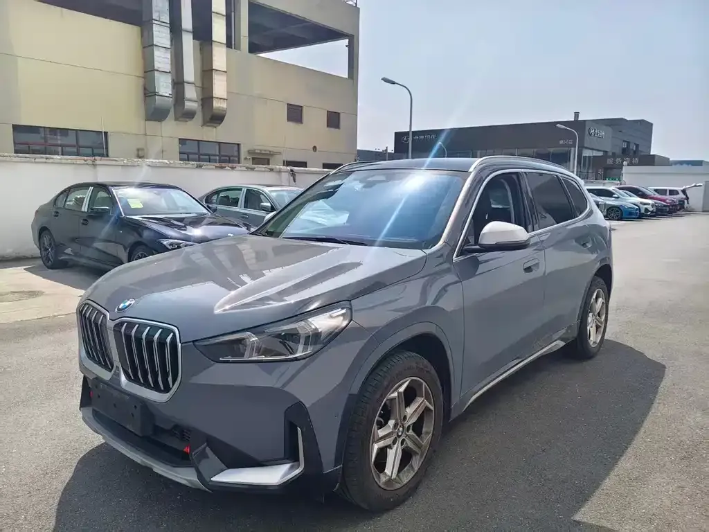 BMW X1 — фото 1