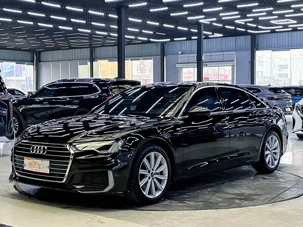 Audi A6L — фото 1