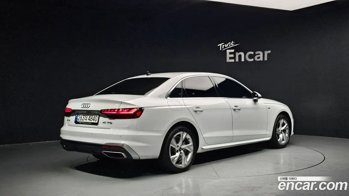Audi A4 — фото 2