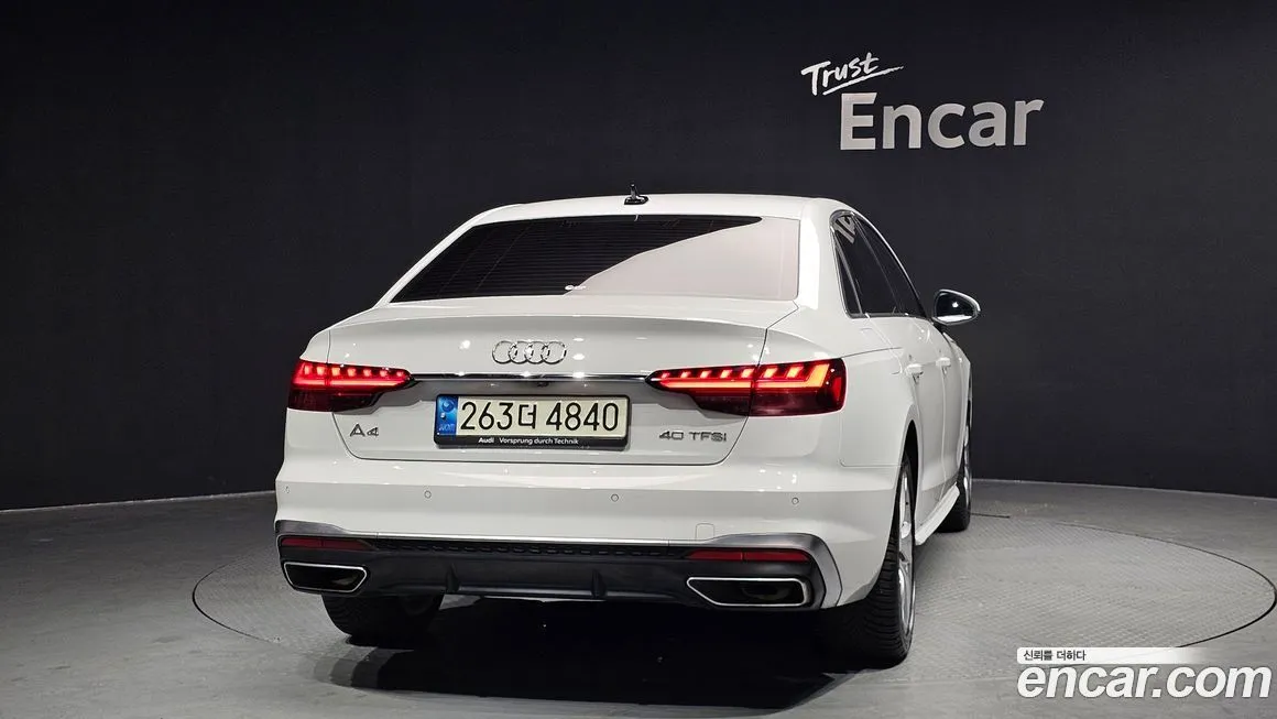 Audi A4 — фото 10