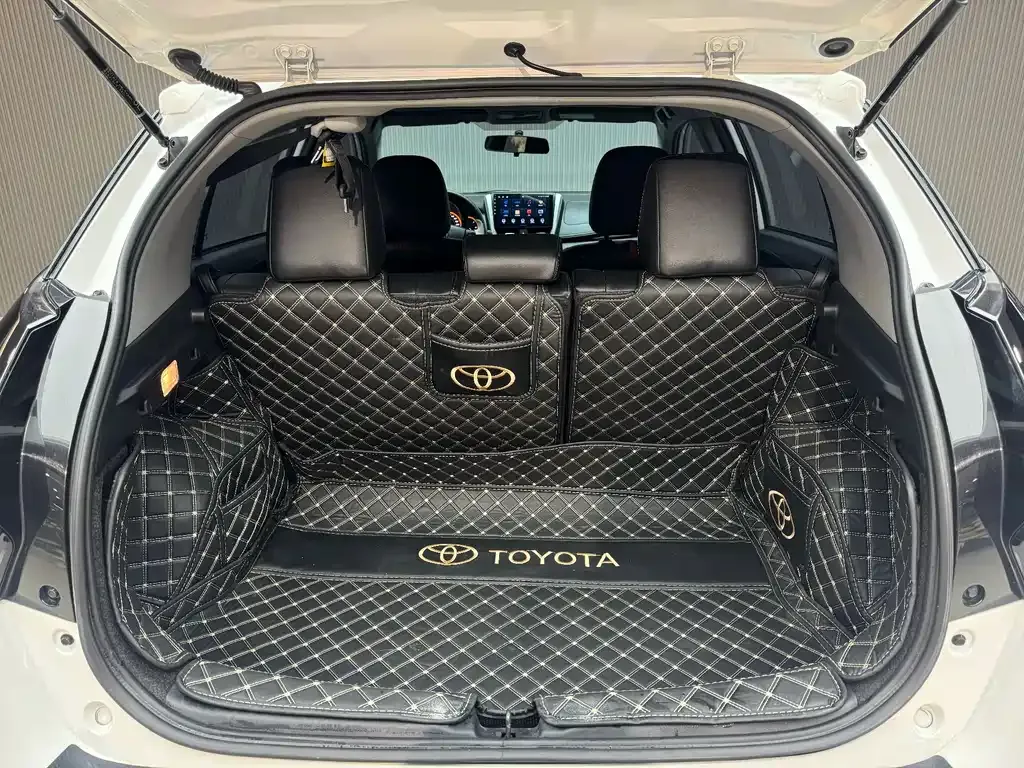 Toyota Yaris L — фото 6