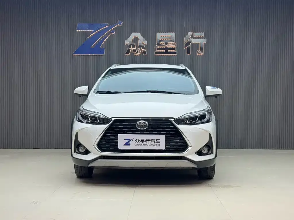 Toyota Yaris L — фото 2