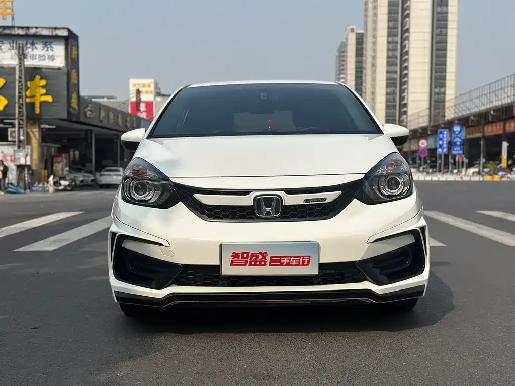 Honda Fit — фото 1
