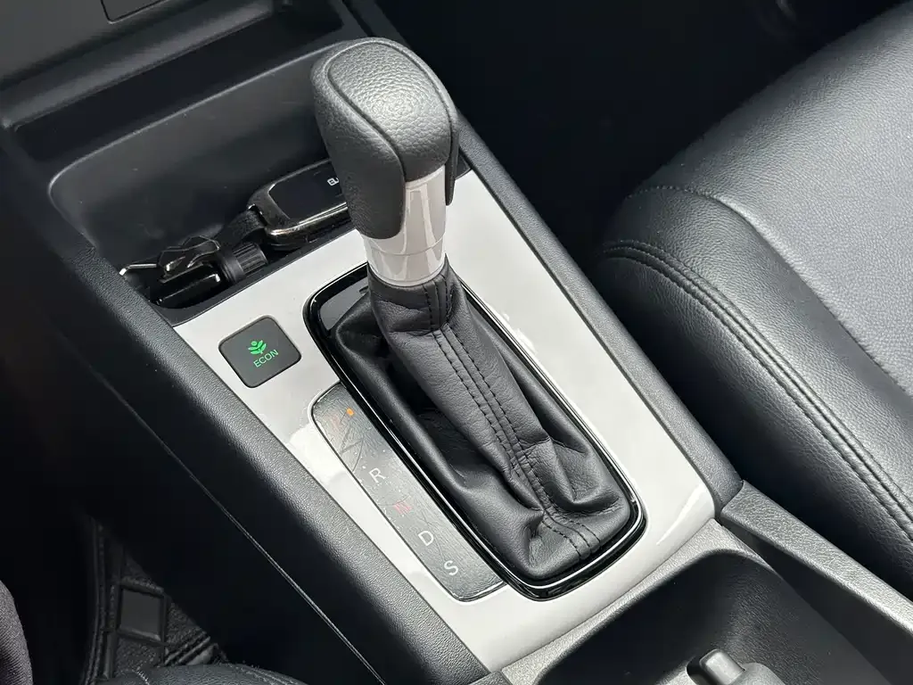 Honda Fit — фото 8