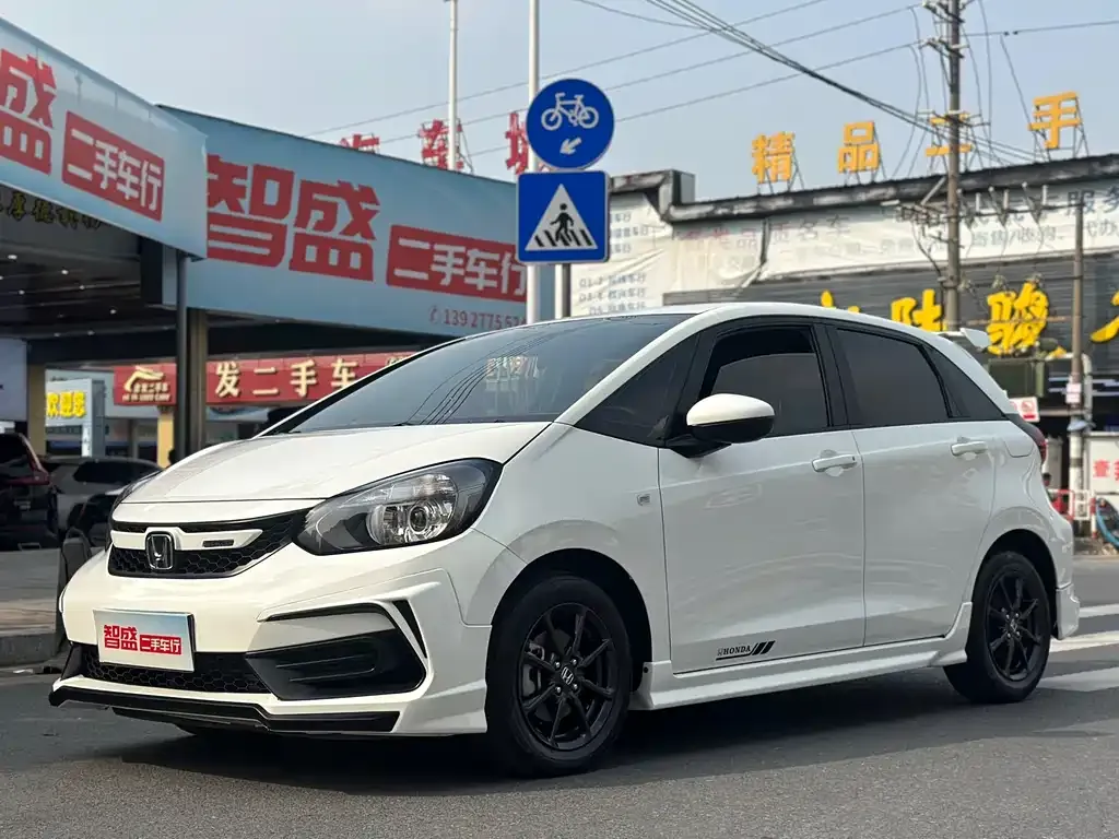 Honda Fit — фото 10