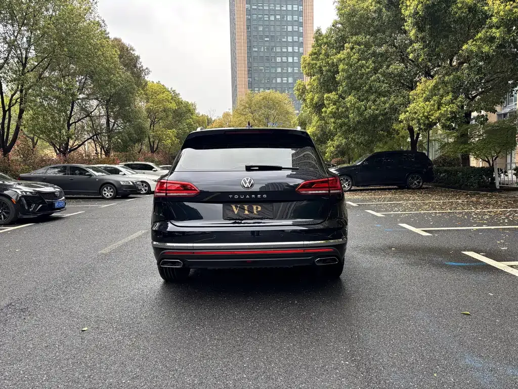 Volkswagen Touareg — фото 5