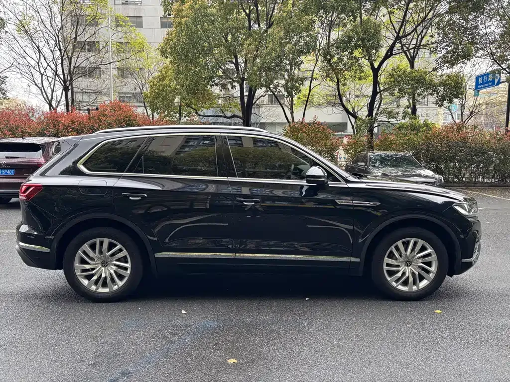Volkswagen Touareg — фото 2