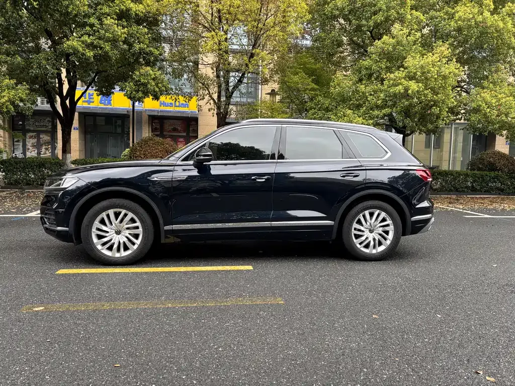 Volkswagen Touareg — фото 3