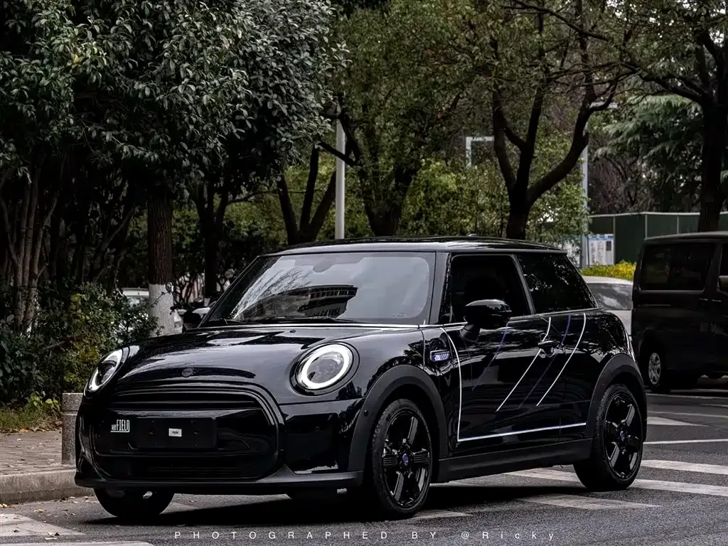 MINI Cooper (3-door) — фото 1