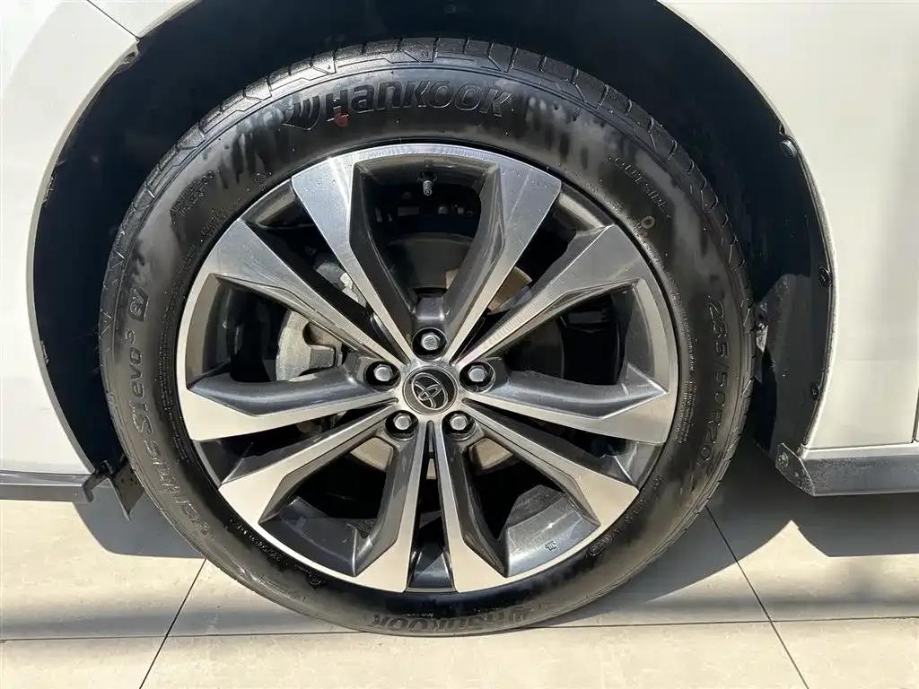 Toyota Granvia — фото 3