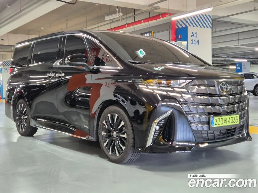 Toyota Alphard — фото 2