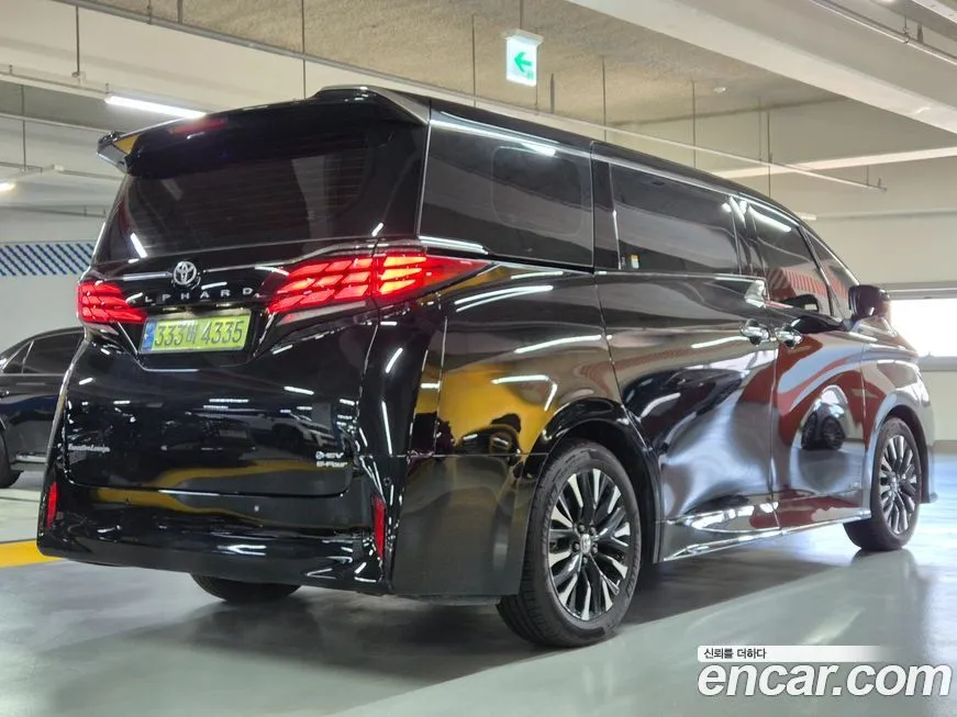 Toyota Alphard — фото 3