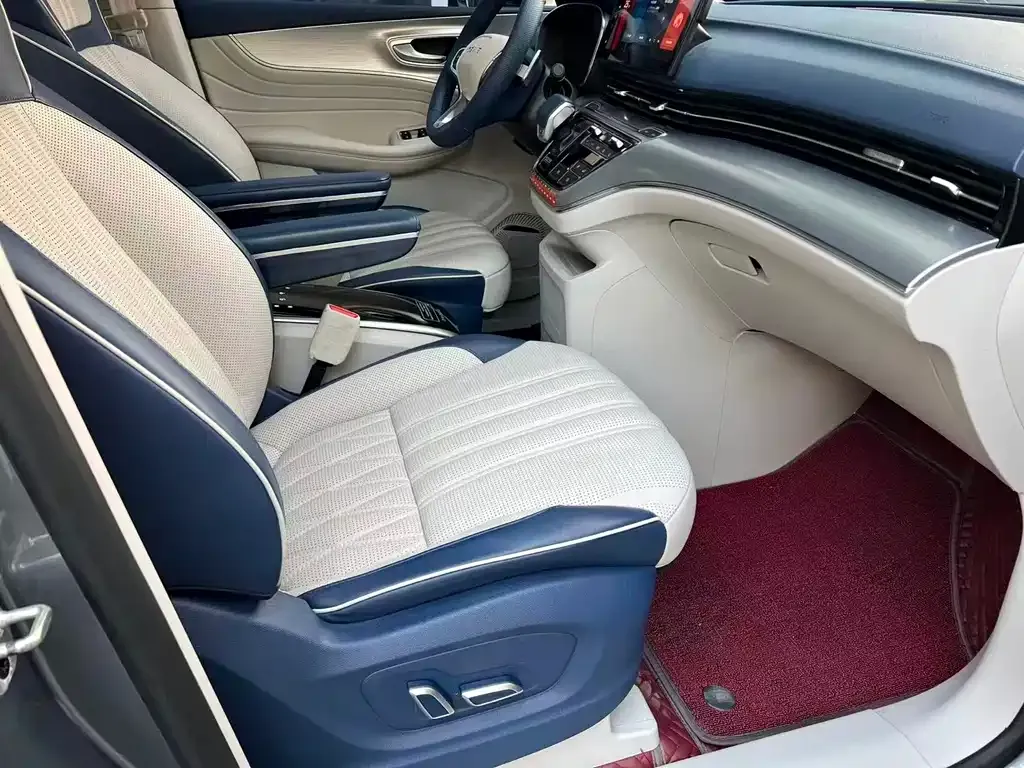 Roewe iMAX8 — фото 5