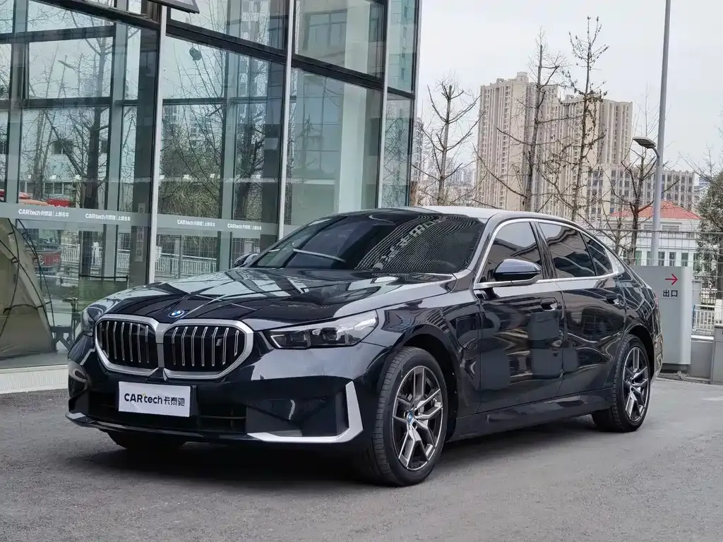 BMW i5 — фото 1