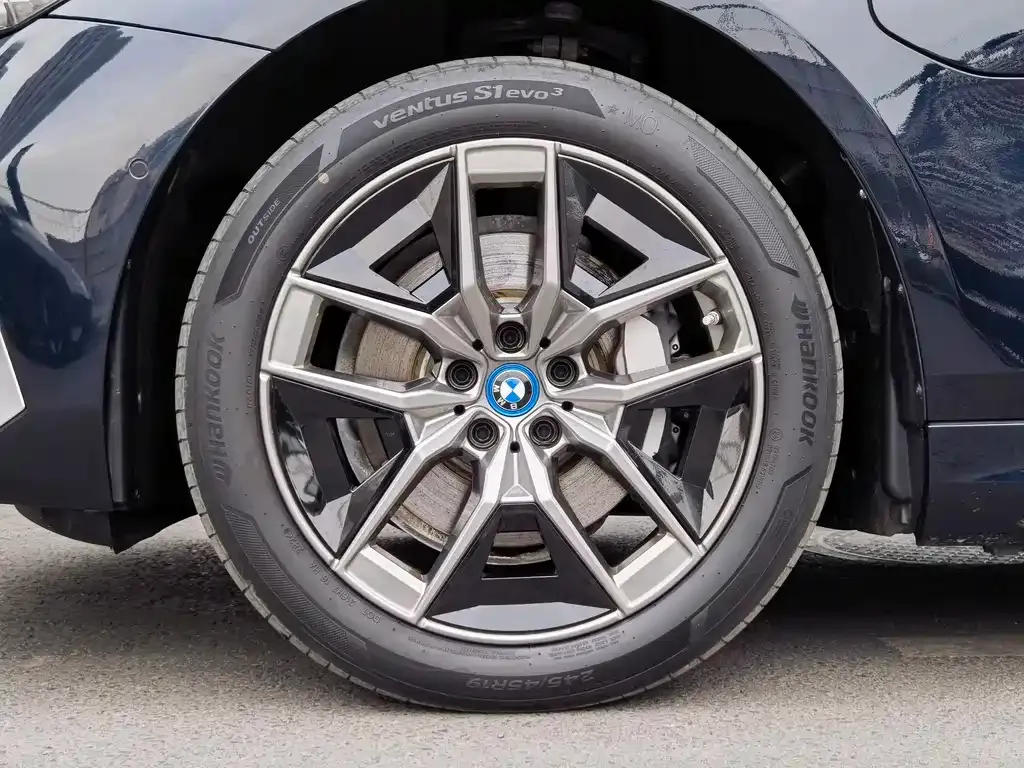 BMW i5 — фото 10