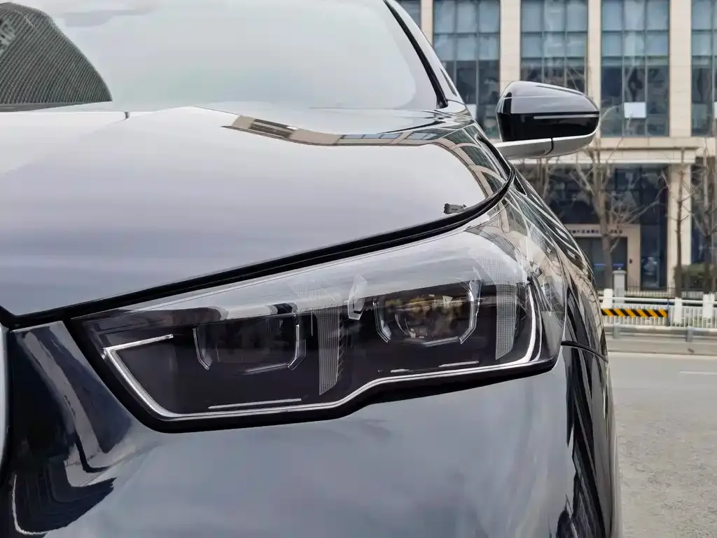 BMW i5 — фото 4