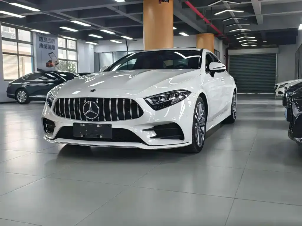 Mercedes-Benz CLS — фото 1