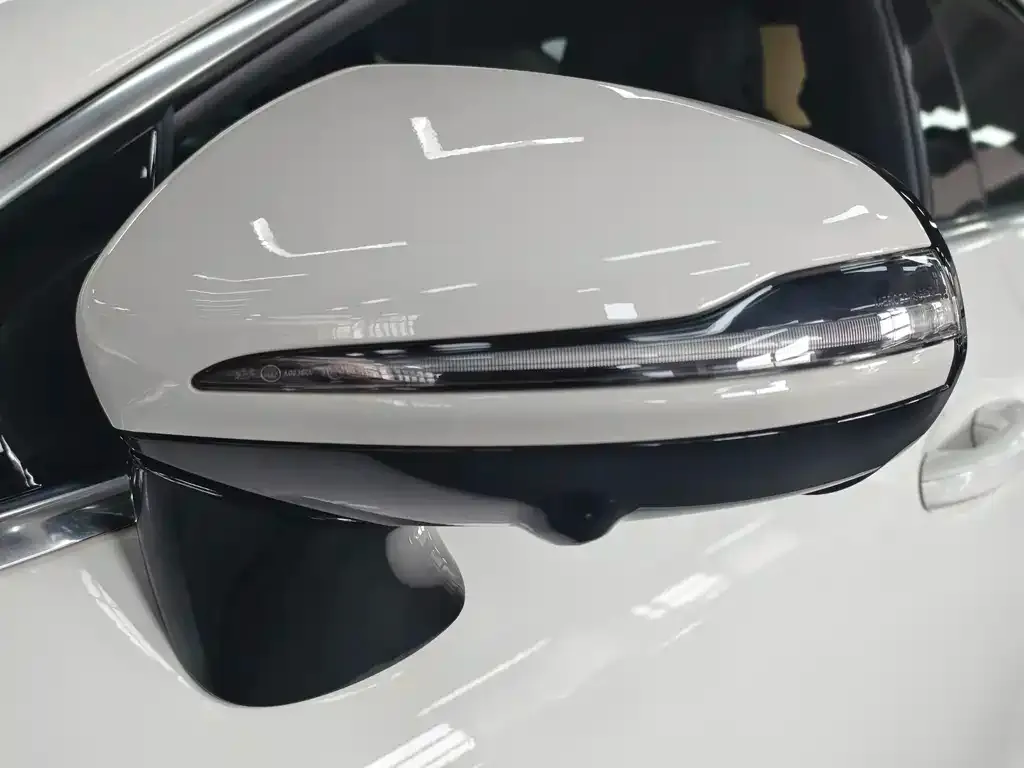 Mercedes-Benz CLS — фото 2