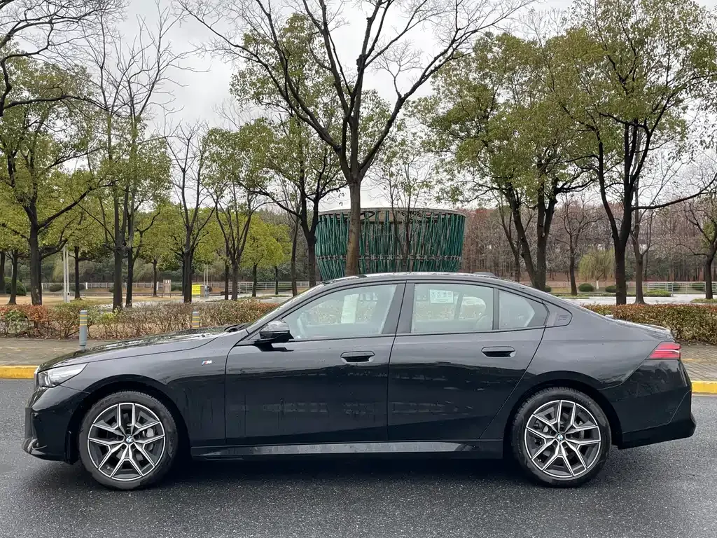 BMW 5 Series (Import) — фото 10