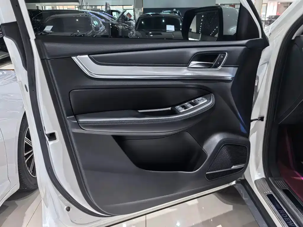 Roewe RX8 — фото 3