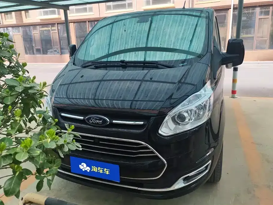 Ford Tourneo — фото 10