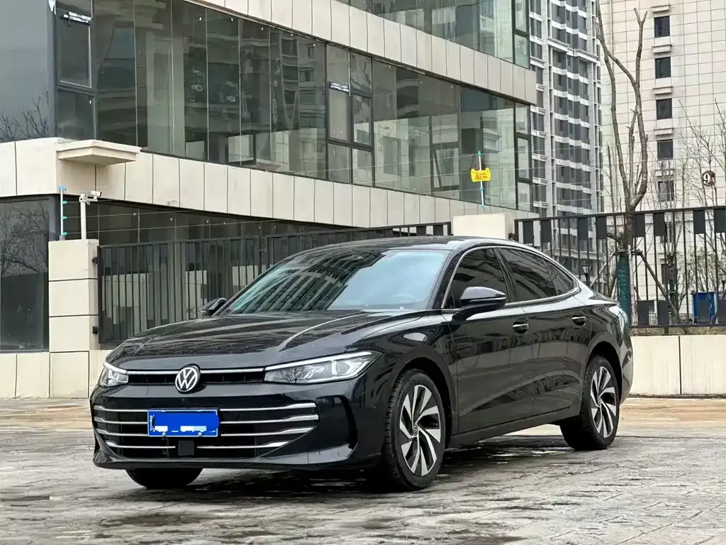 Volkswagen Passat — фото 1
