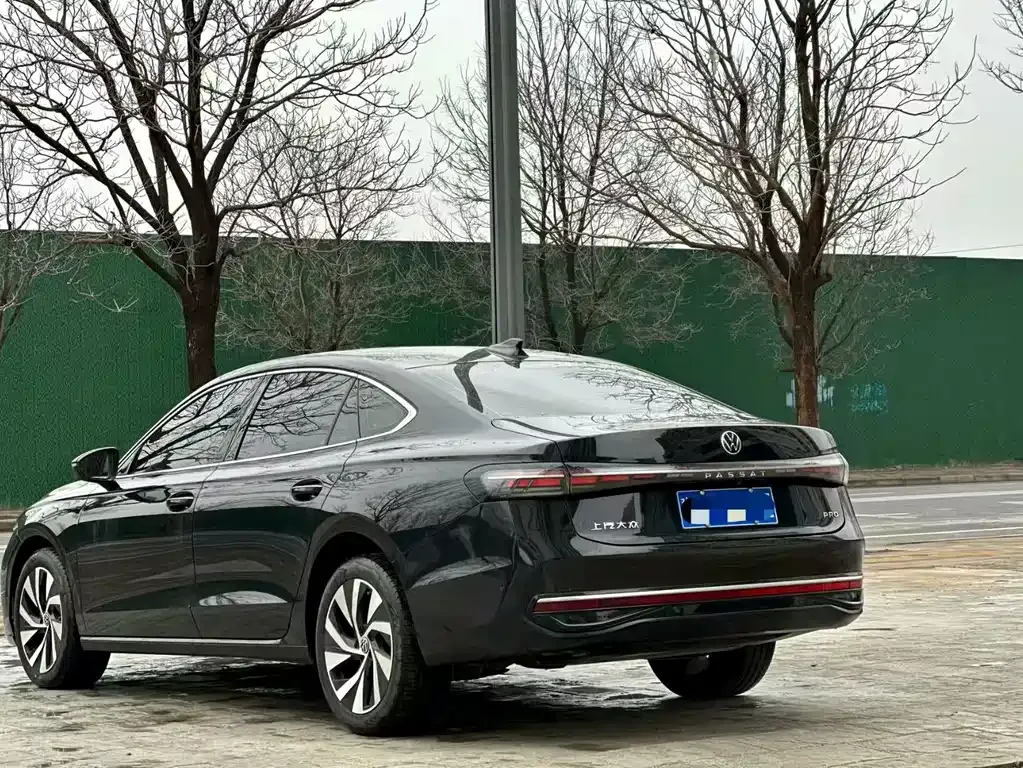 Volkswagen Passat — фото 7