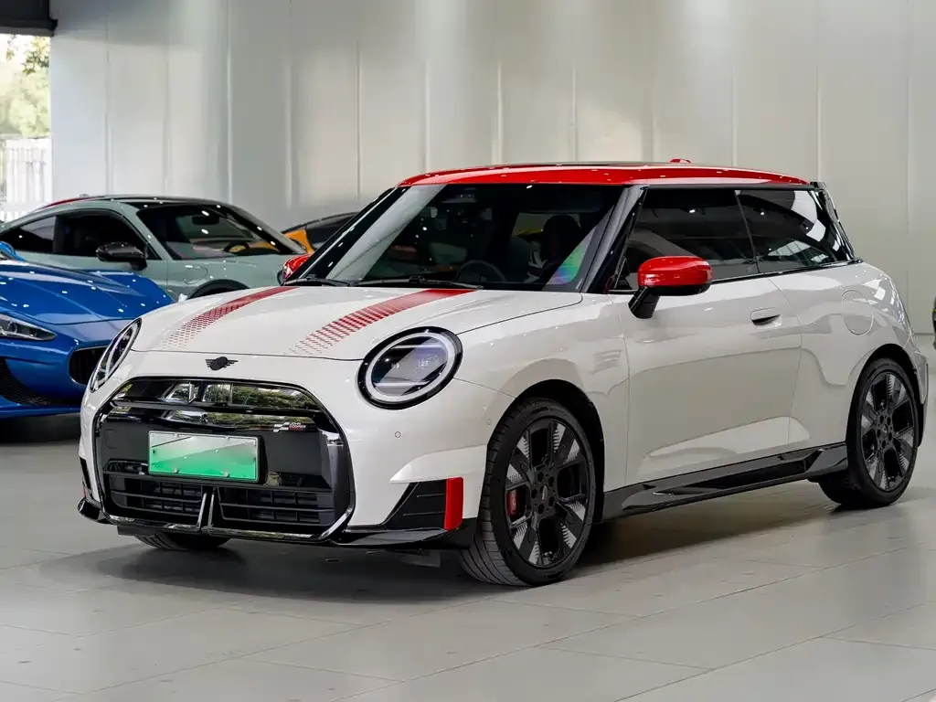 MINI JCW Electric — фото 1