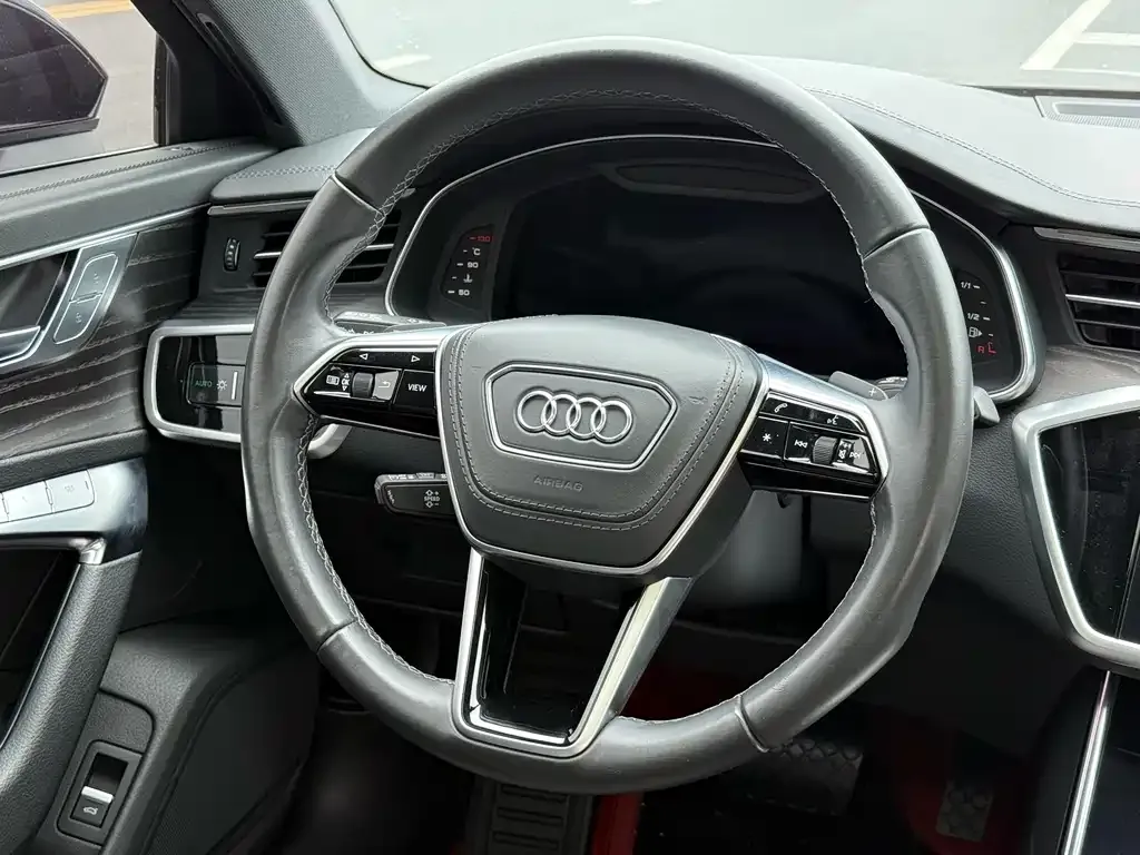 Audi A6L — фото 6