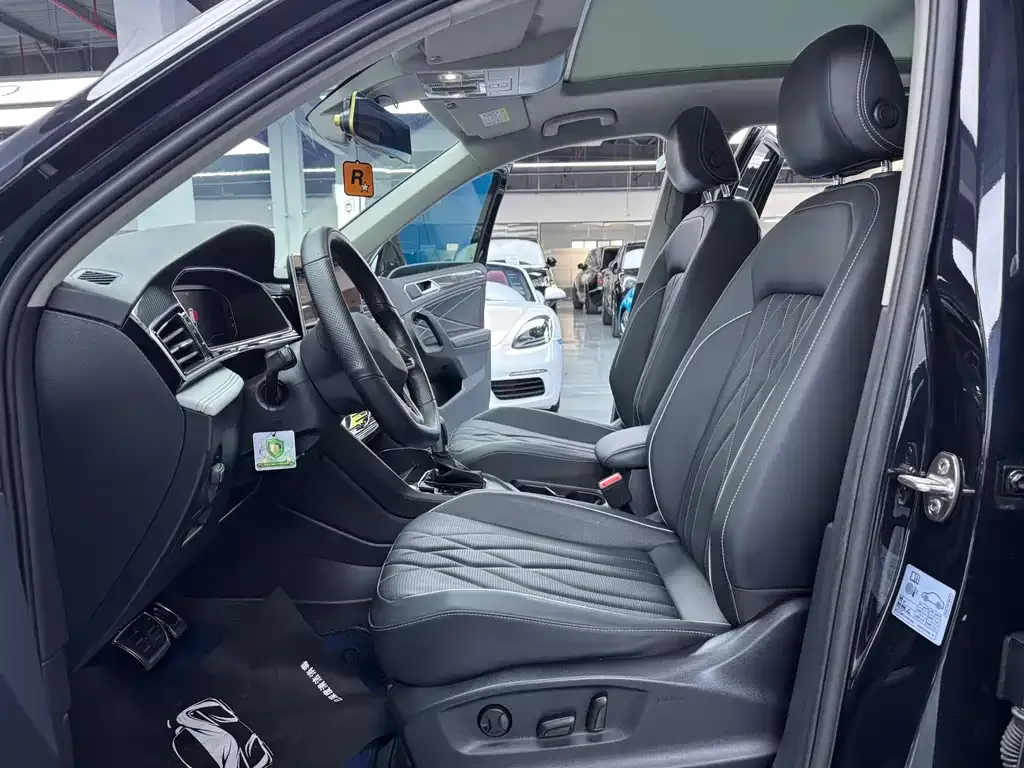 Volkswagen Tiguan L — фото 3