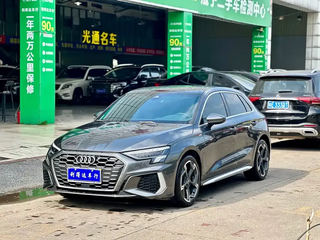 Audi A3 — фото 1