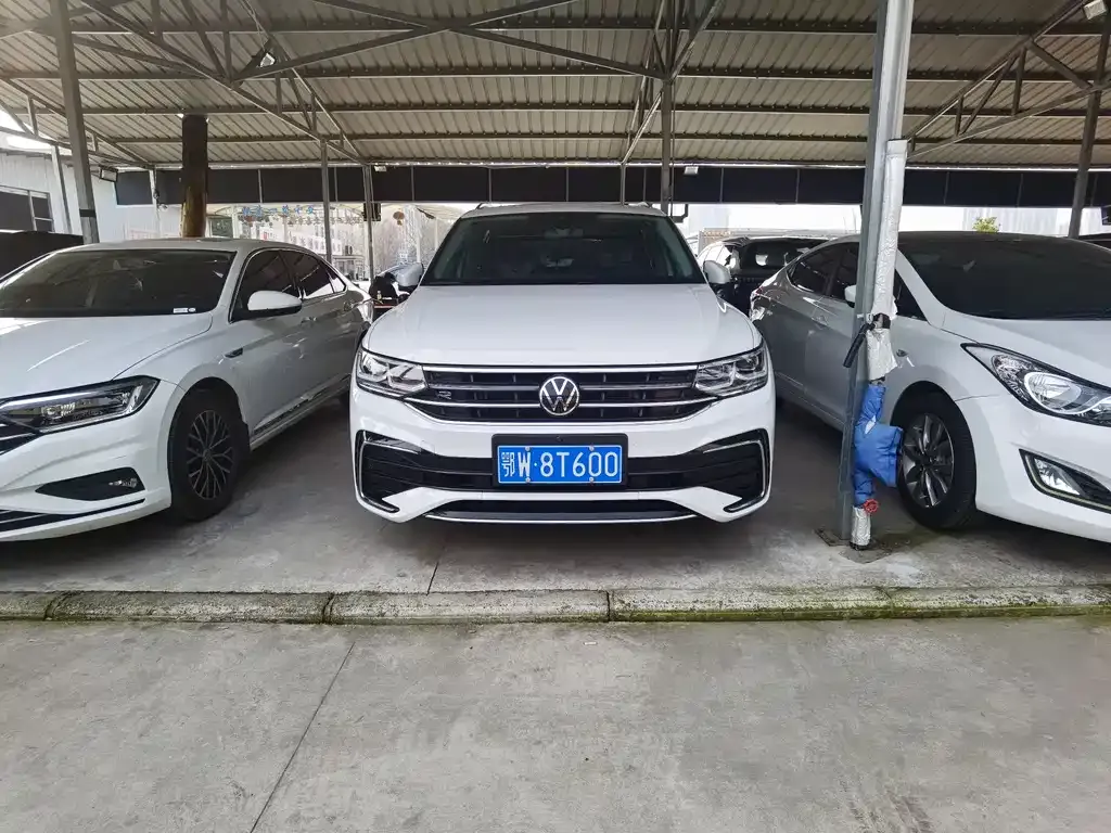 Volkswagen Tiguan L — фото 6