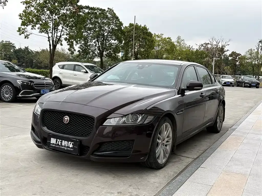 Jaguar XFL — фото 1
