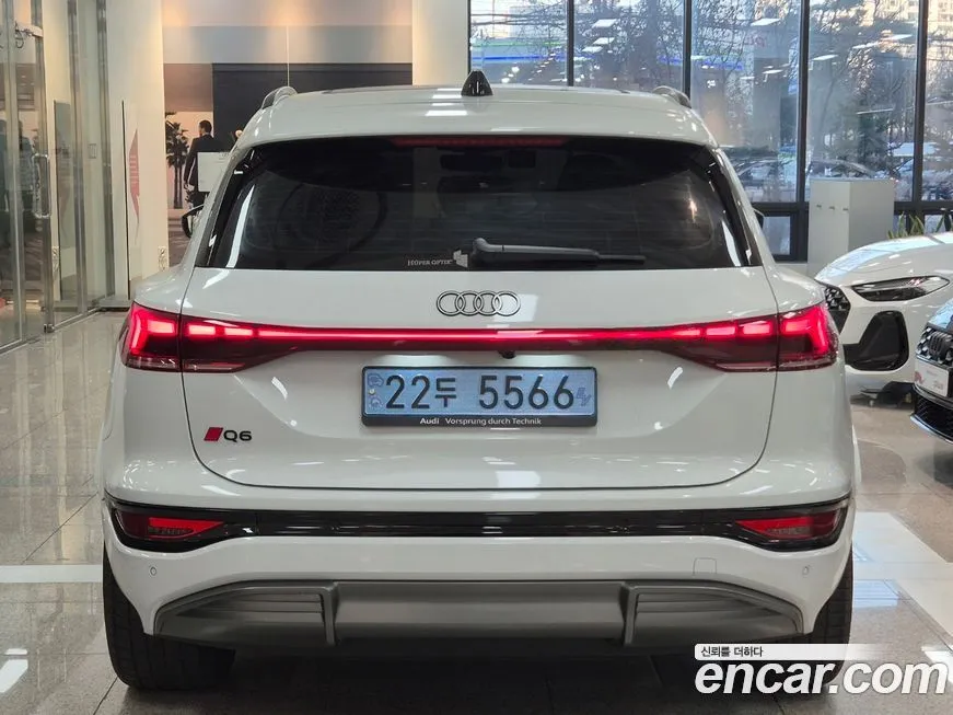 Audi Q6 e-tron — фото 6