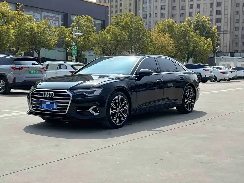 Audi A6L — фото 1