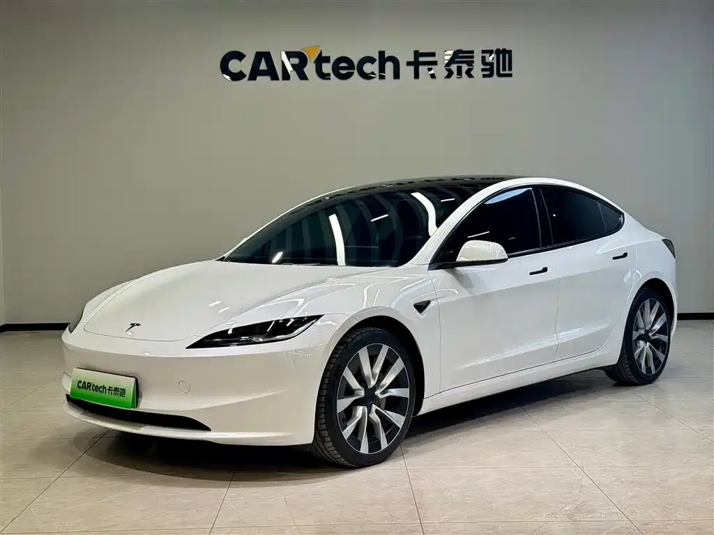 Tesla Model 3 — фото 1