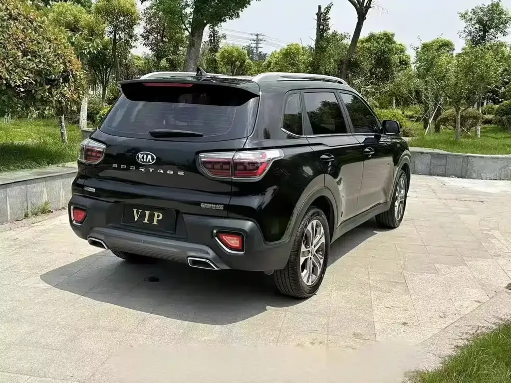 Kia Sportage — фото 9