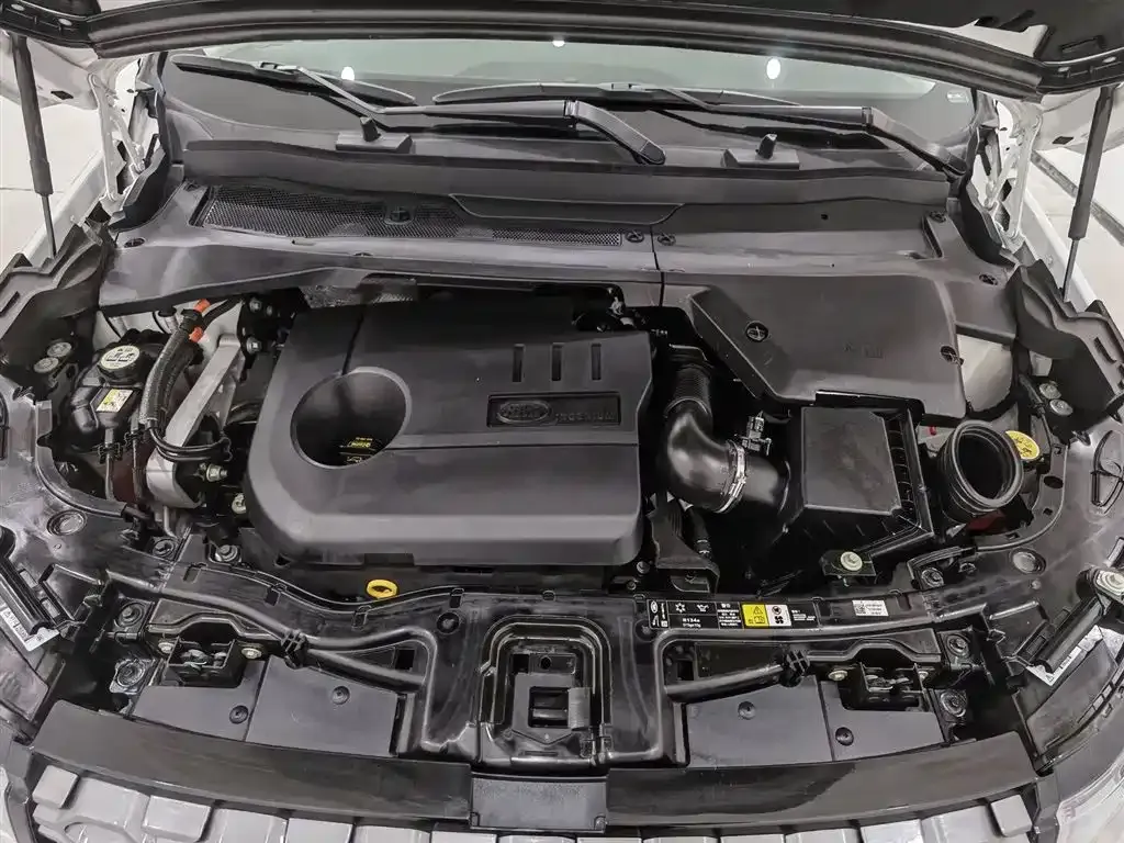 Land Rover Discovery Sport Hybrid — фото 10