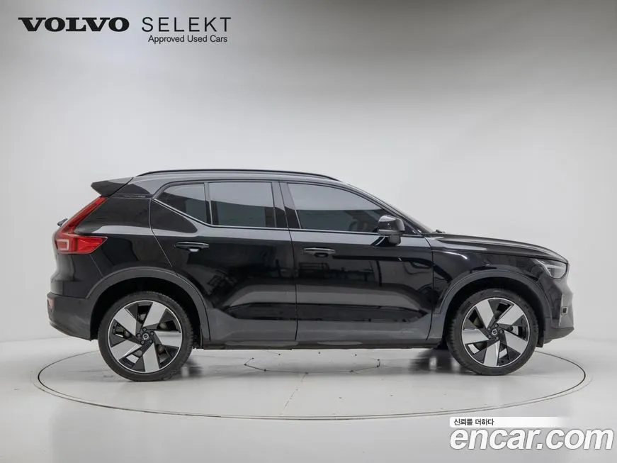 Volvo XC40 — фото 2