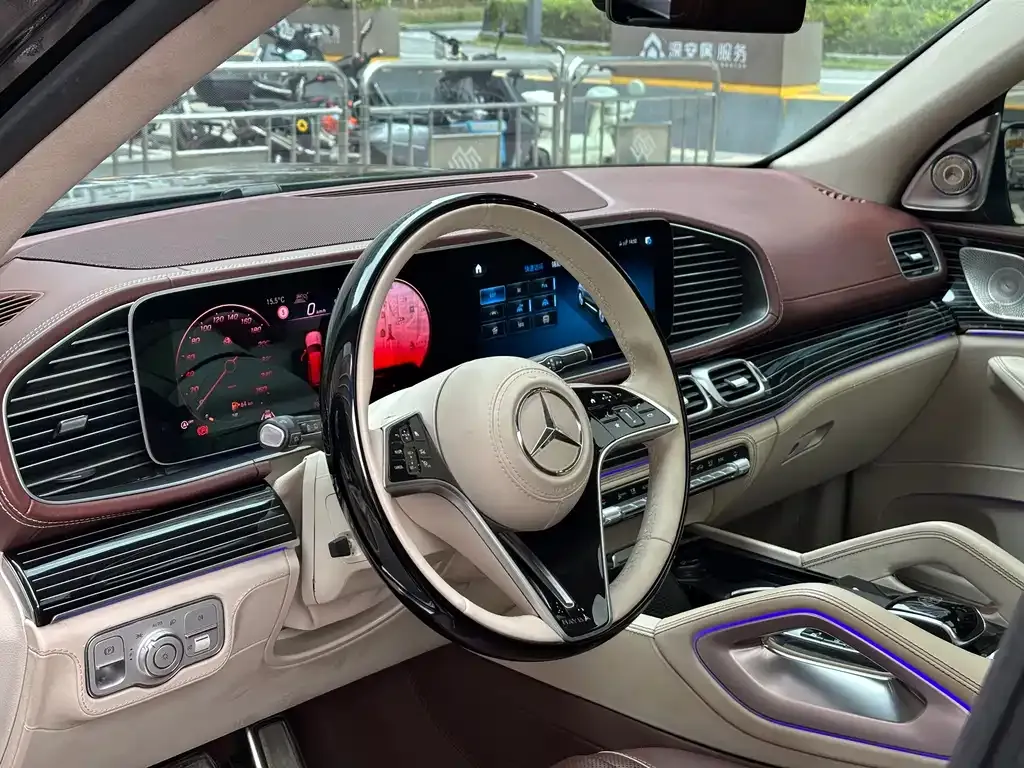 Mercedes-Benz GLS — фото 7