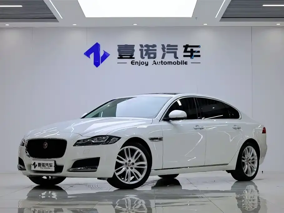Jaguar XFL — фото 1