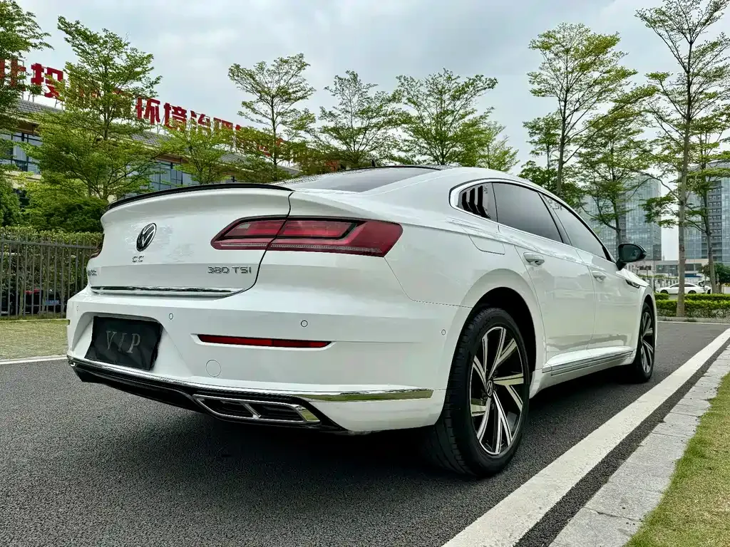 Volkswagen CC — фото 6