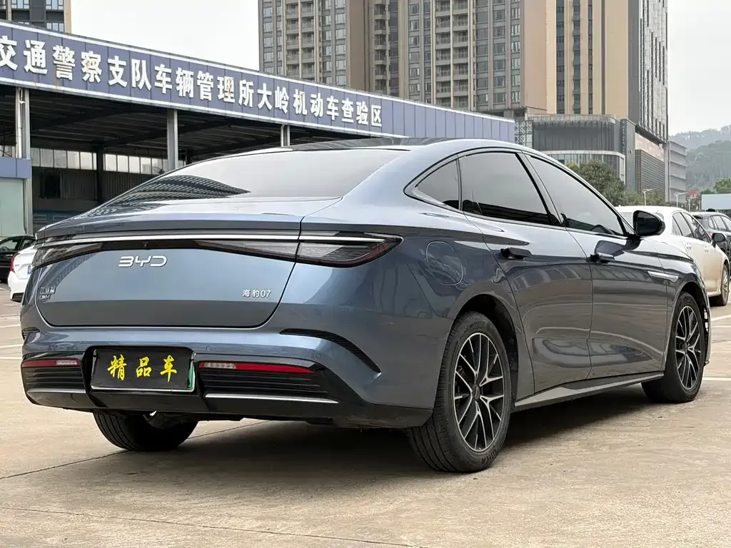 BYD Seal — фото 3