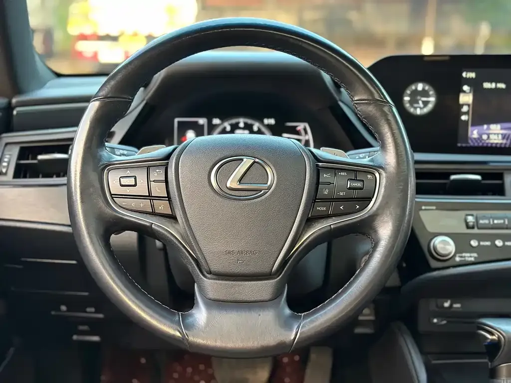Lexus ES — фото 3