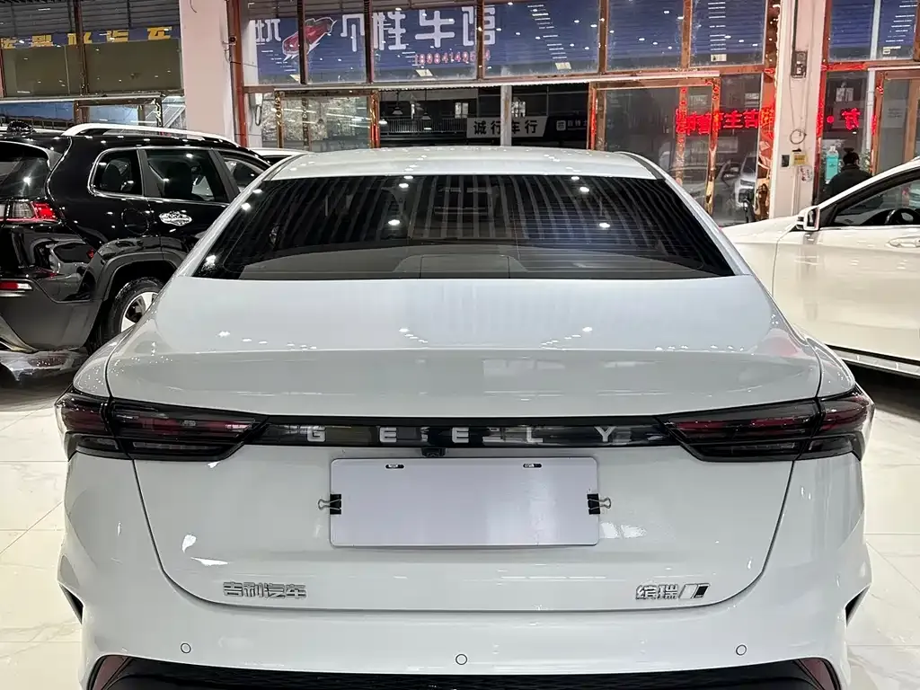 Geely Binrui — фото 9