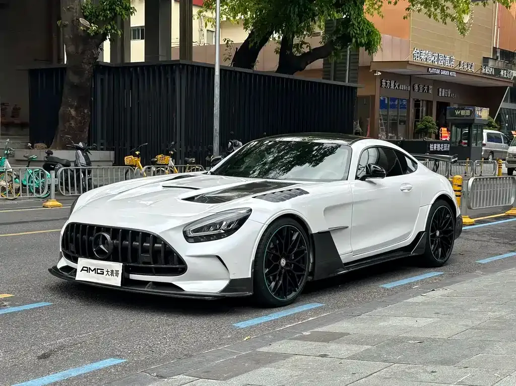 Mercedes-Benz AMG GT — фото 1