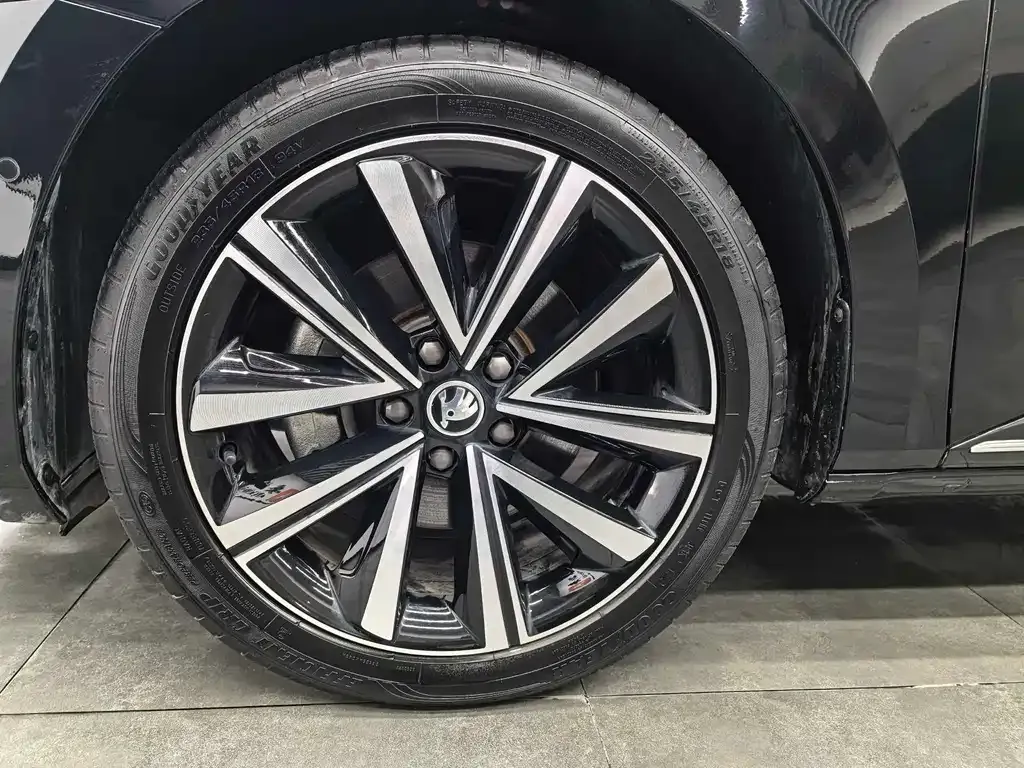 Skoda Superb — фото 4