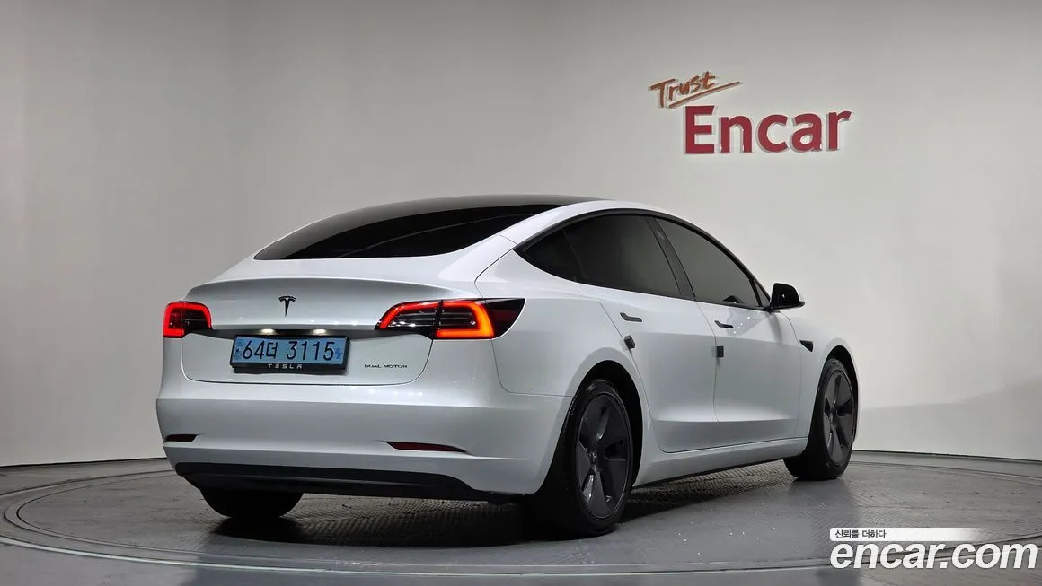 Tesla Model 3 — фото 3